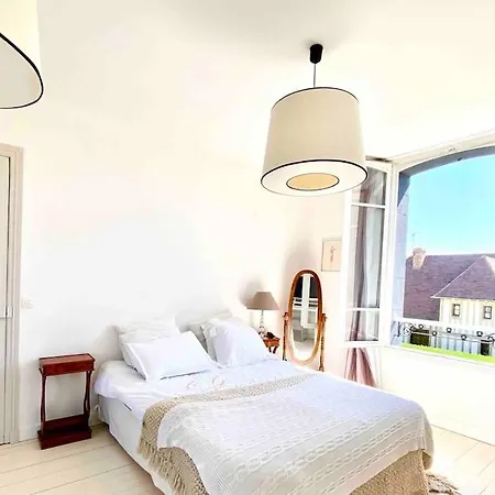 Villa Deauville. Grande Villa, Plage. *